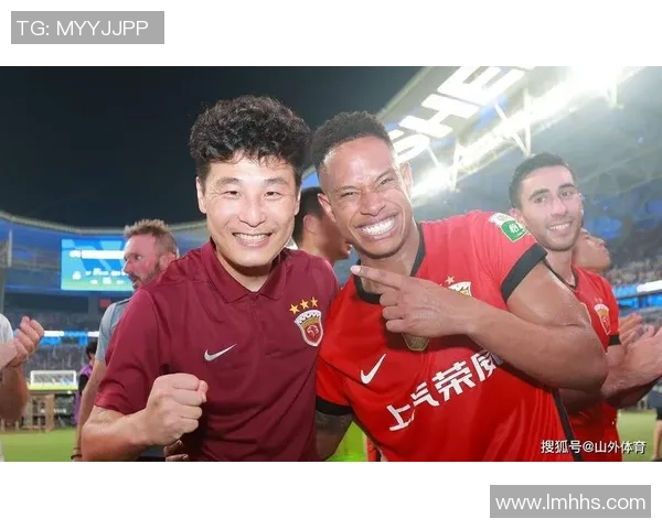 11号足球明星假摔事件引发热议球迷对体育精神的反思与讨论