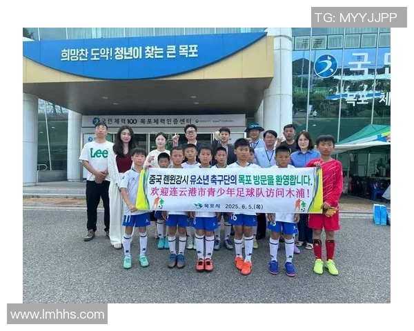 成都足球队与武汉足球队耐力较量赛后深度分析与复盘 成都足球队与武汉足球队耐力较量赛后深度分析与复盘